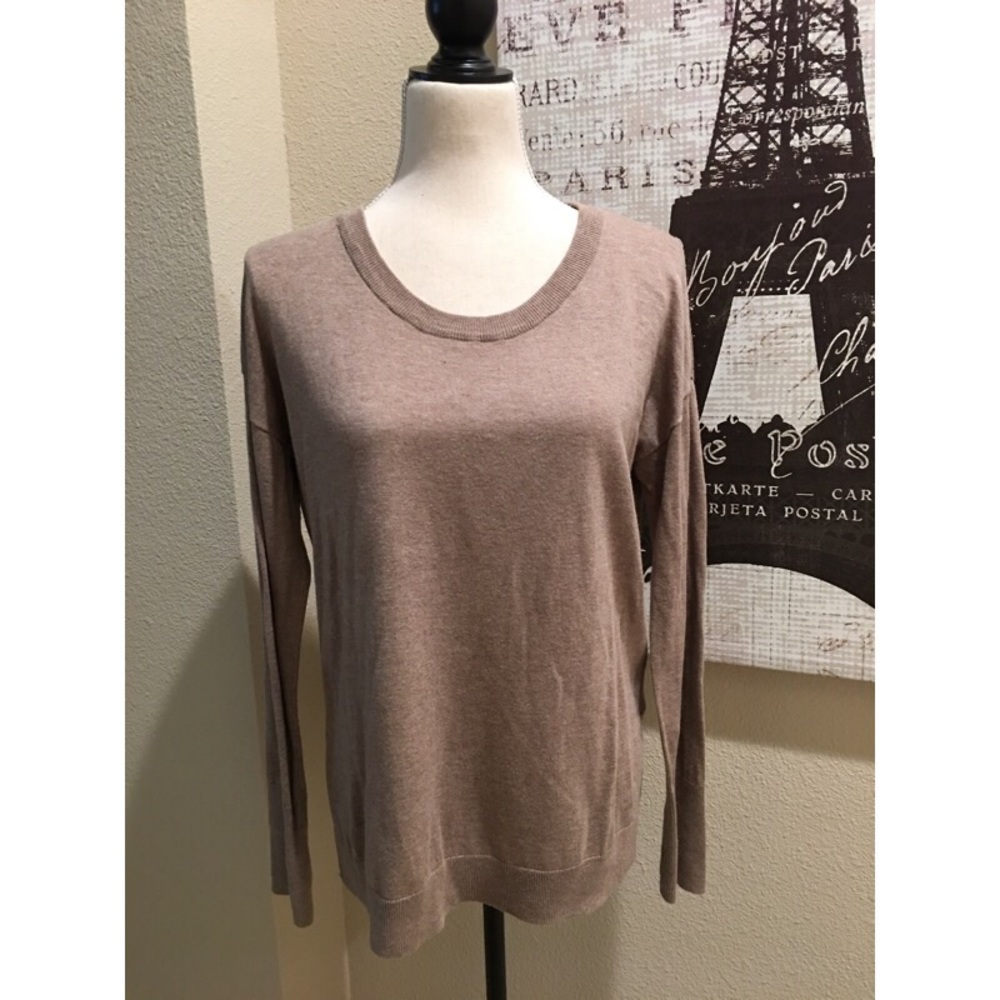 🌻🌼Nice, tan/taupe sweater